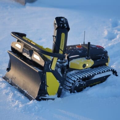 yarbo-pūtēja-asmenis-šķūris2